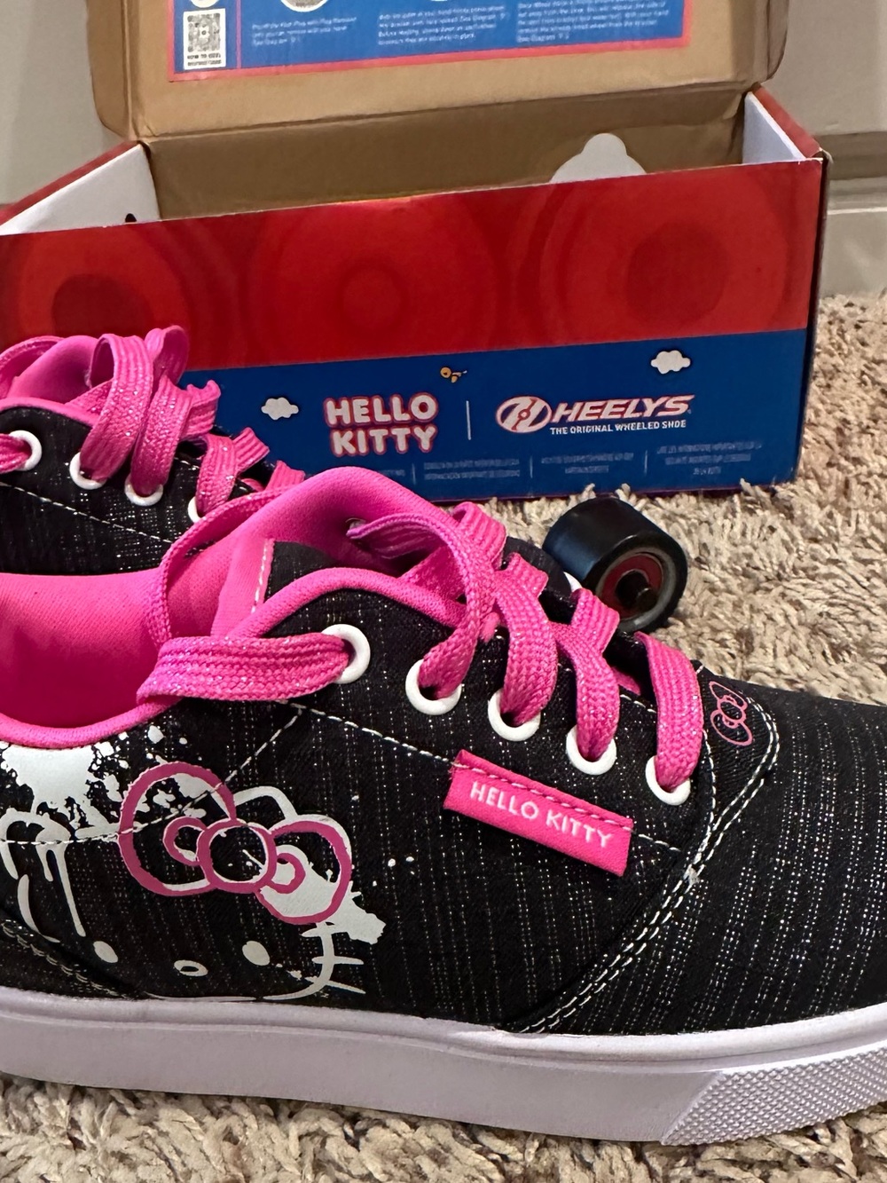 Heelys Hello Kitty Black and Pink Girls' Roller Sneakers